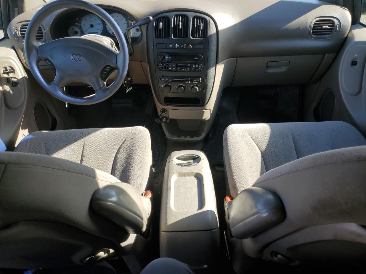 2002 Dodge Caravan - Image 8