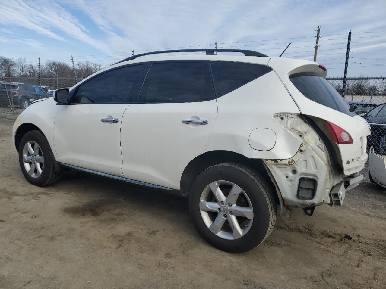 2010 Nissan Murano - Image 2