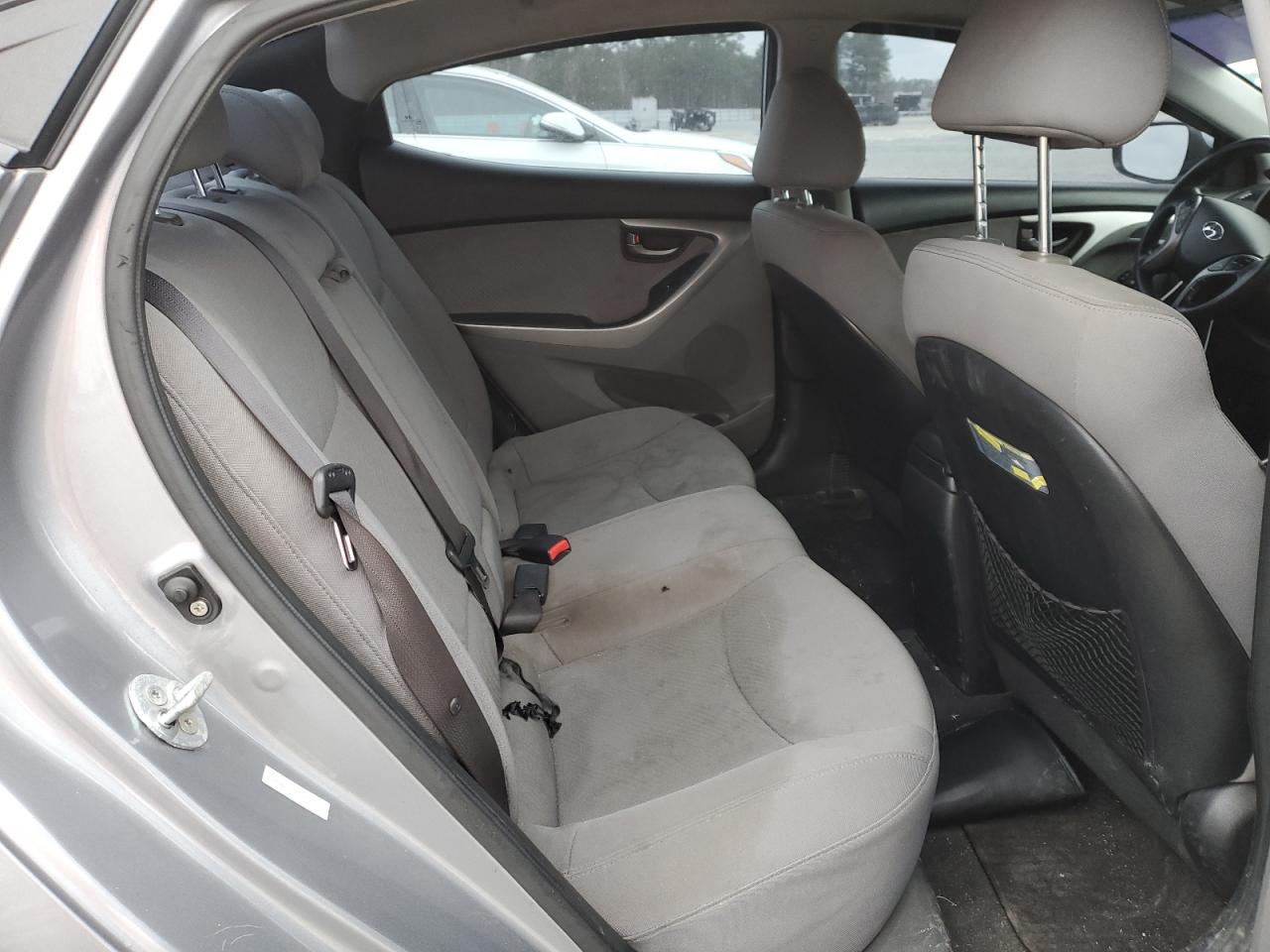 2013 Hyundai Elantra - Image 11