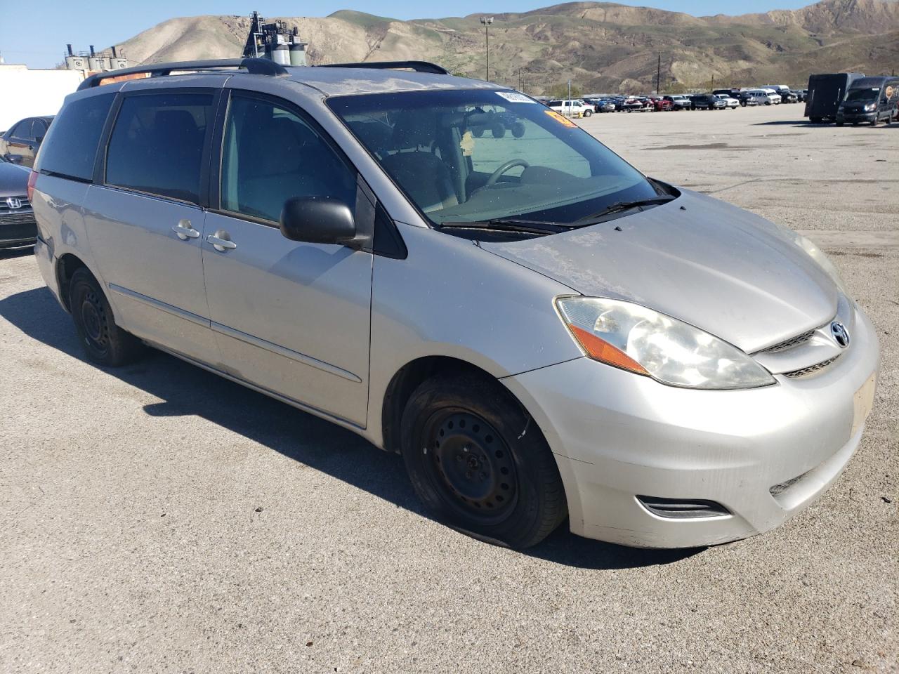 2010 Toyota Sienna - Image 4