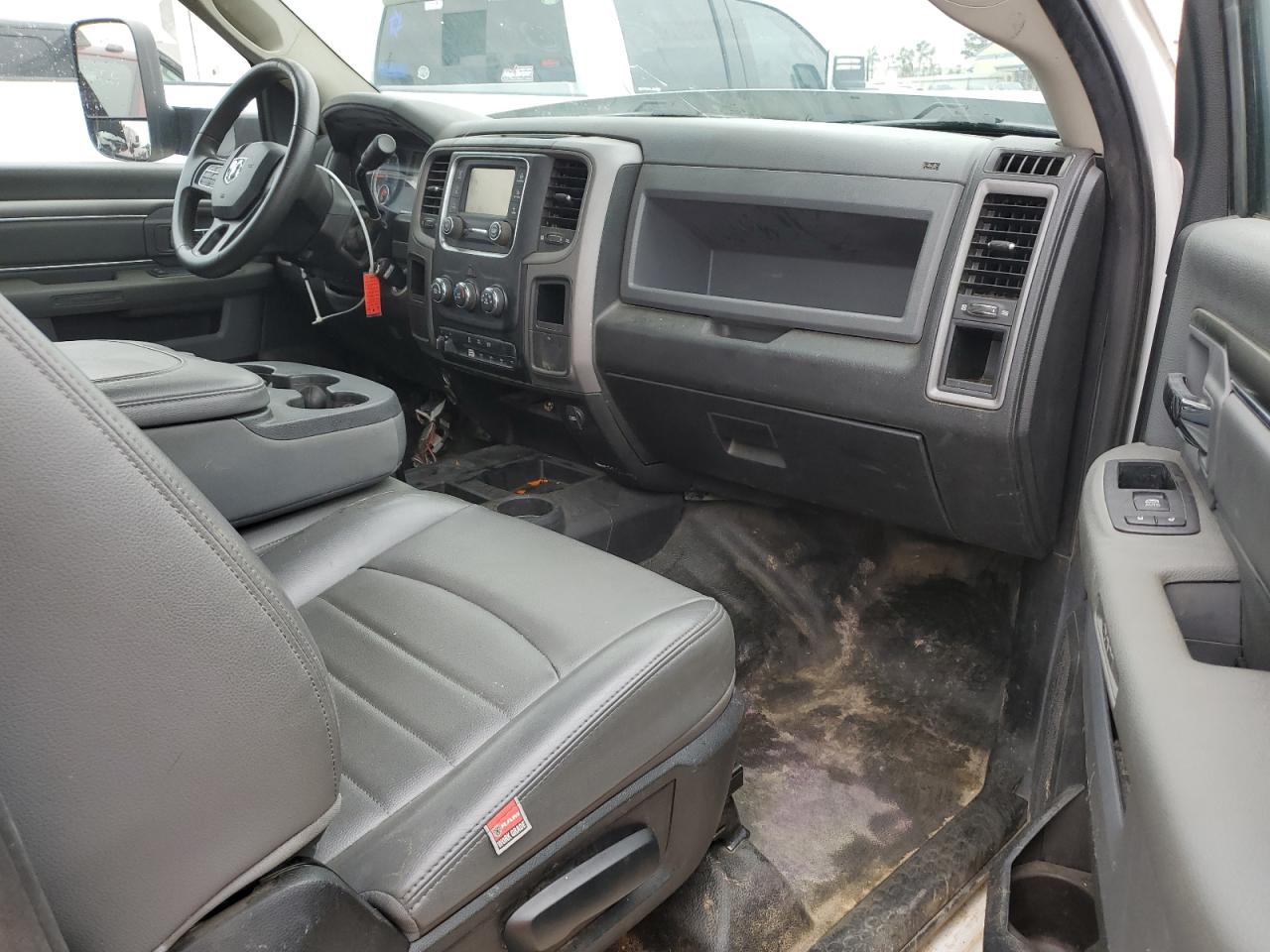 2018 RAM 5500 - Image 10
