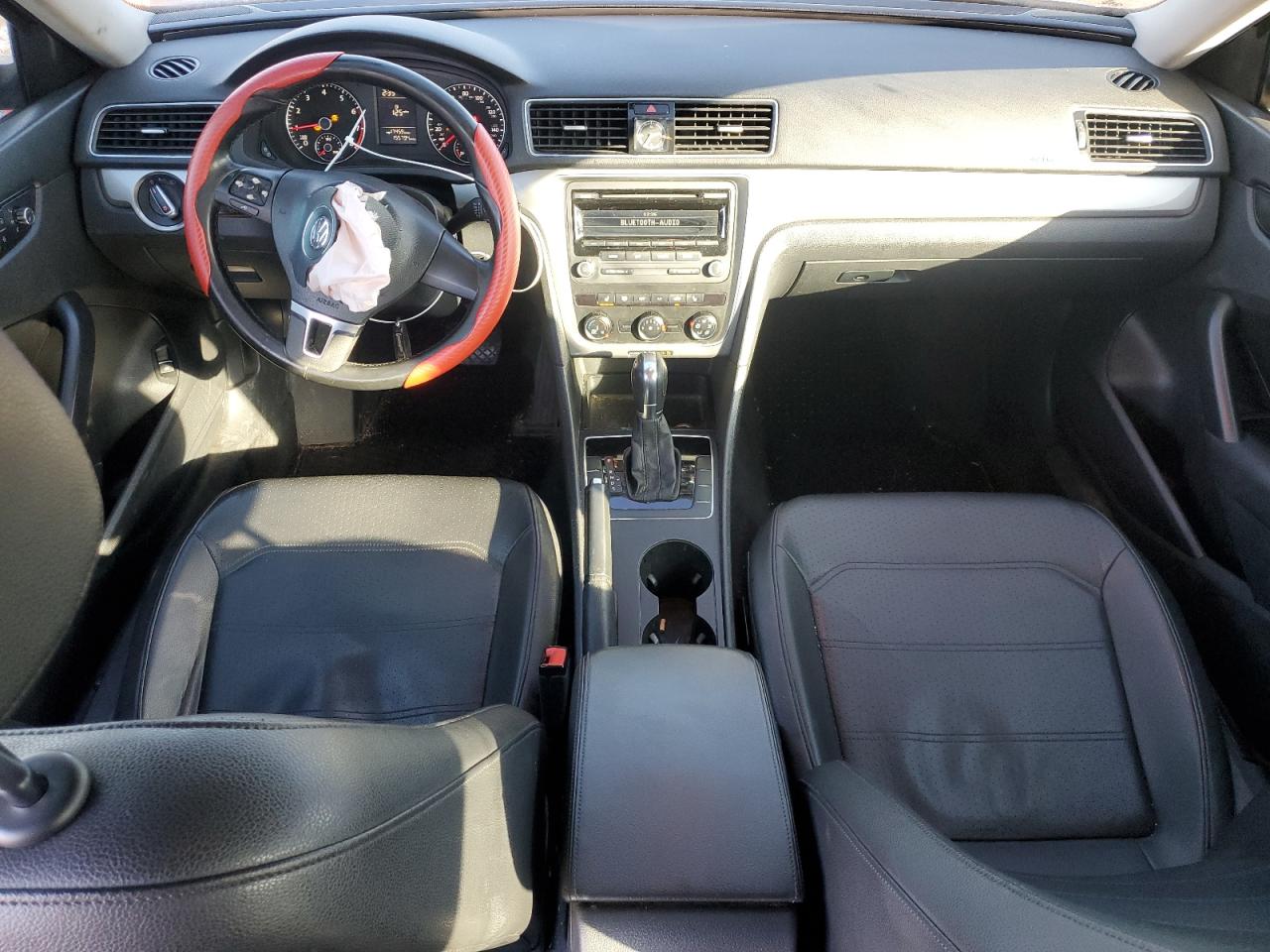 2014 Volkswagen Passat - Image 8