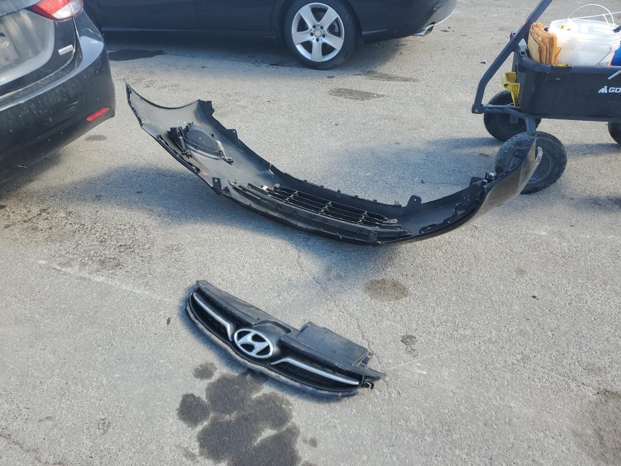 2013 Hyundai Elantra - Image 13