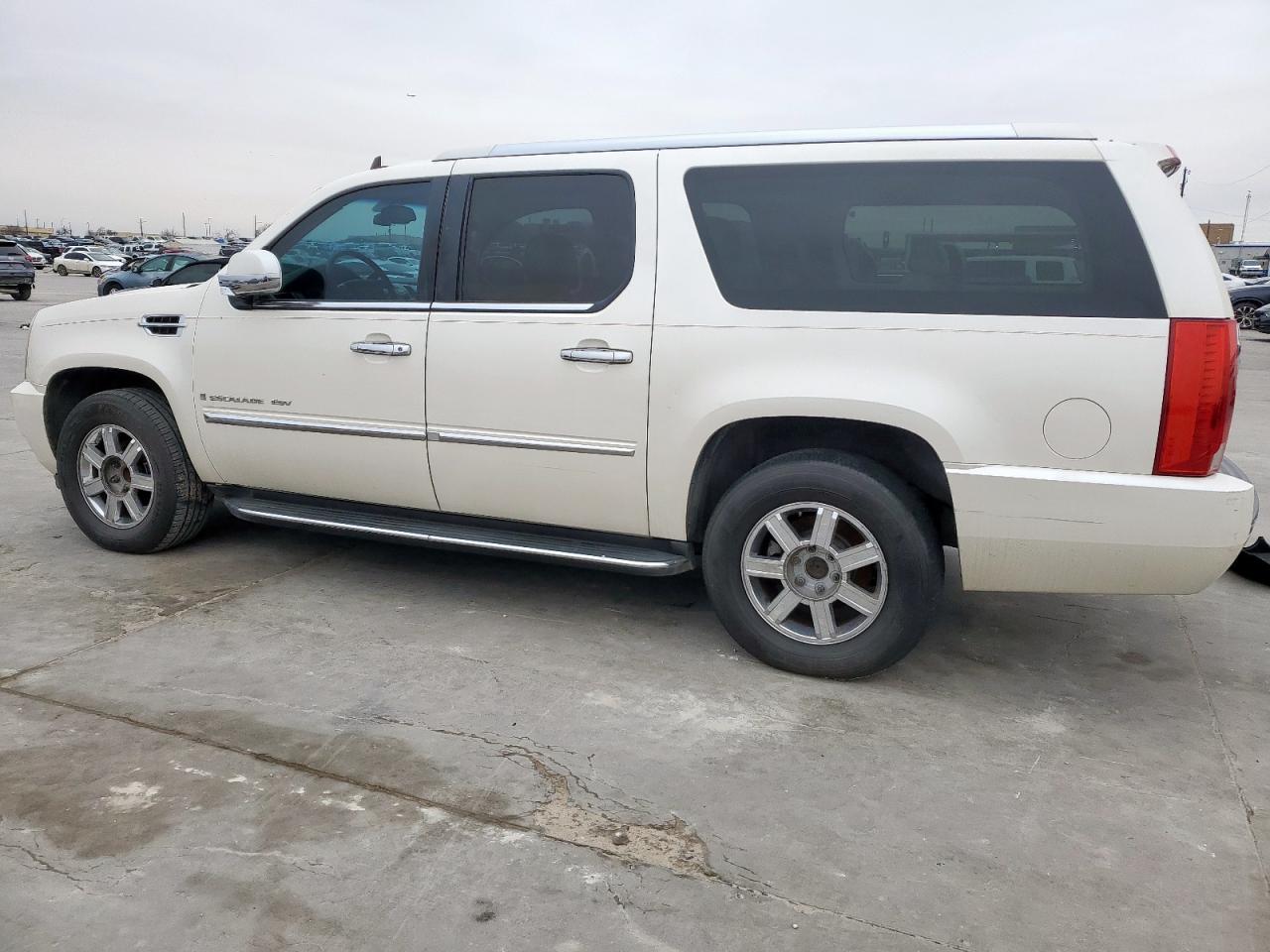 2008 Cadillac Escalade - Image 2