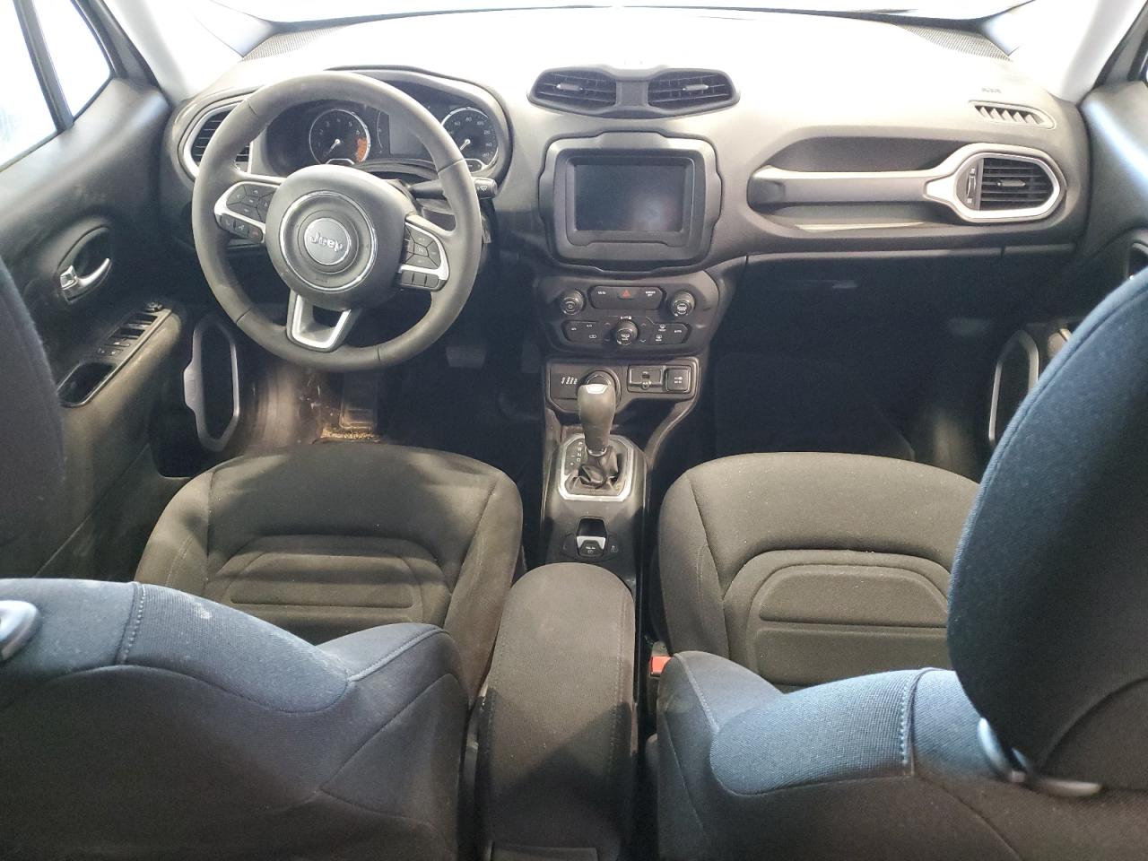 2018 Jeep Renegade - Image 8