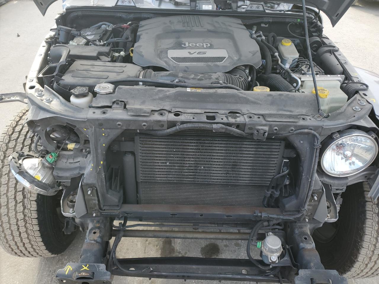 2018 Jeep Wrangler - Image 12