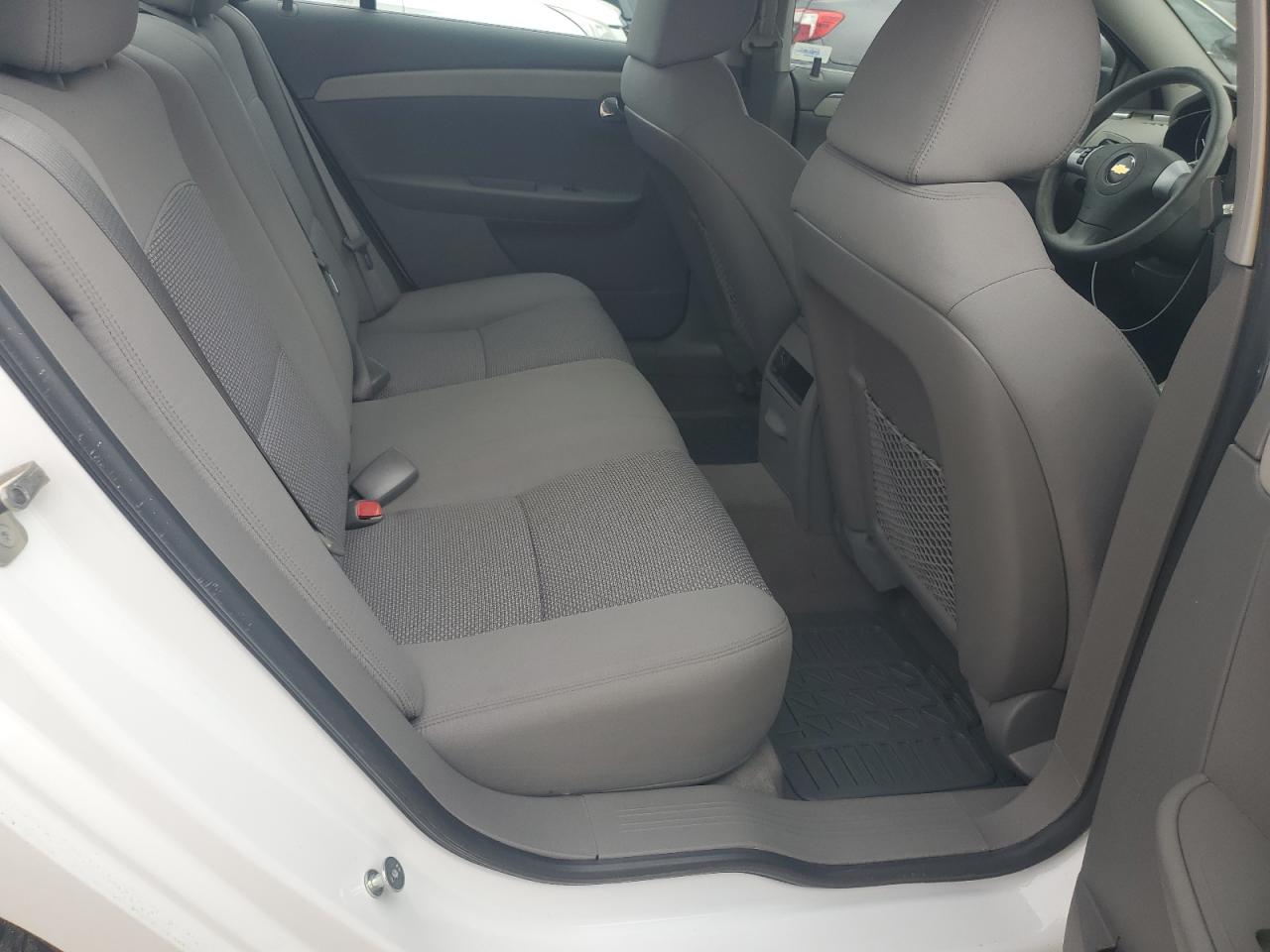 2011 Chevrolet Malibu - Image 10