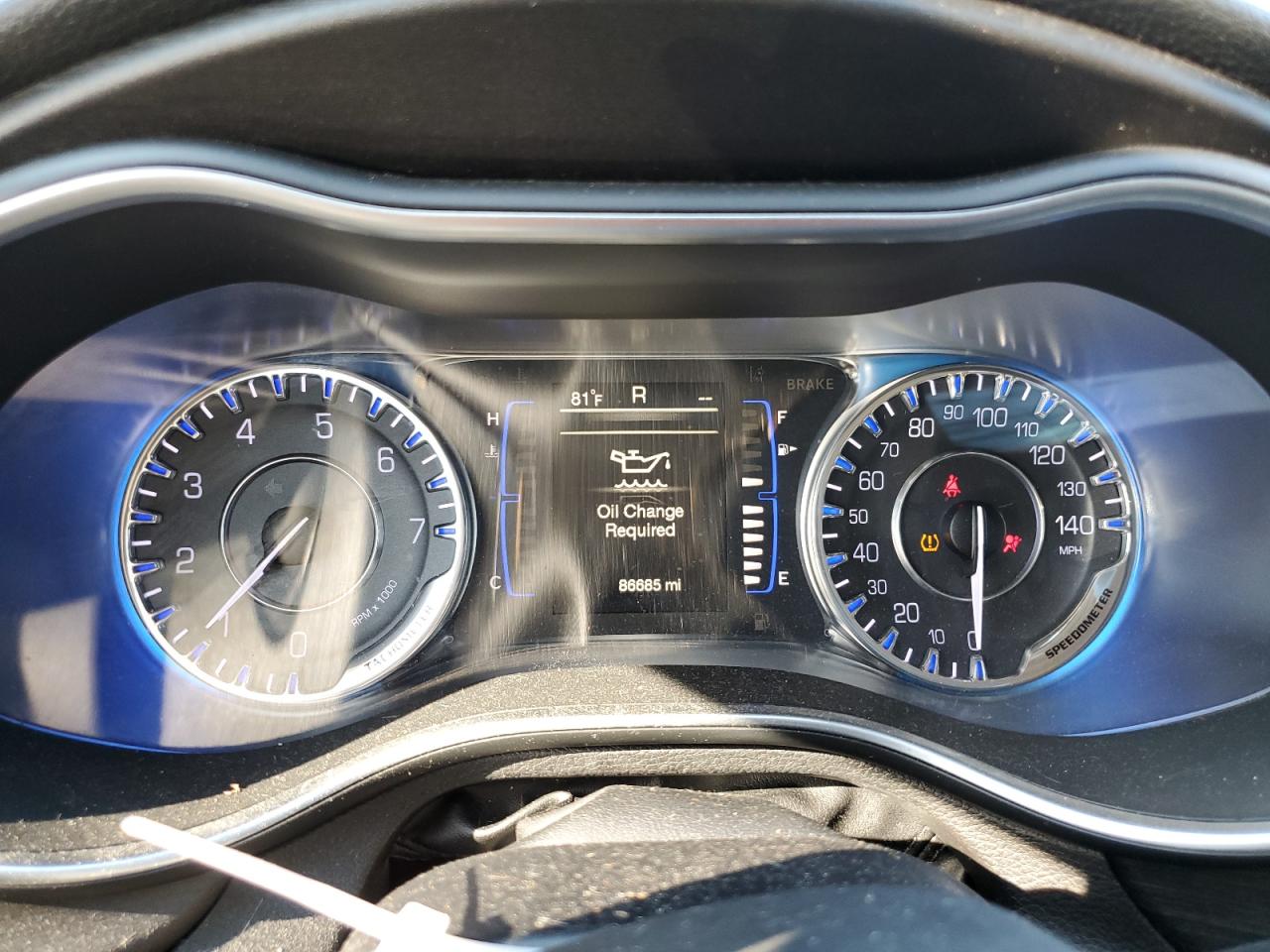2016 Chrysler 200 - Image 9