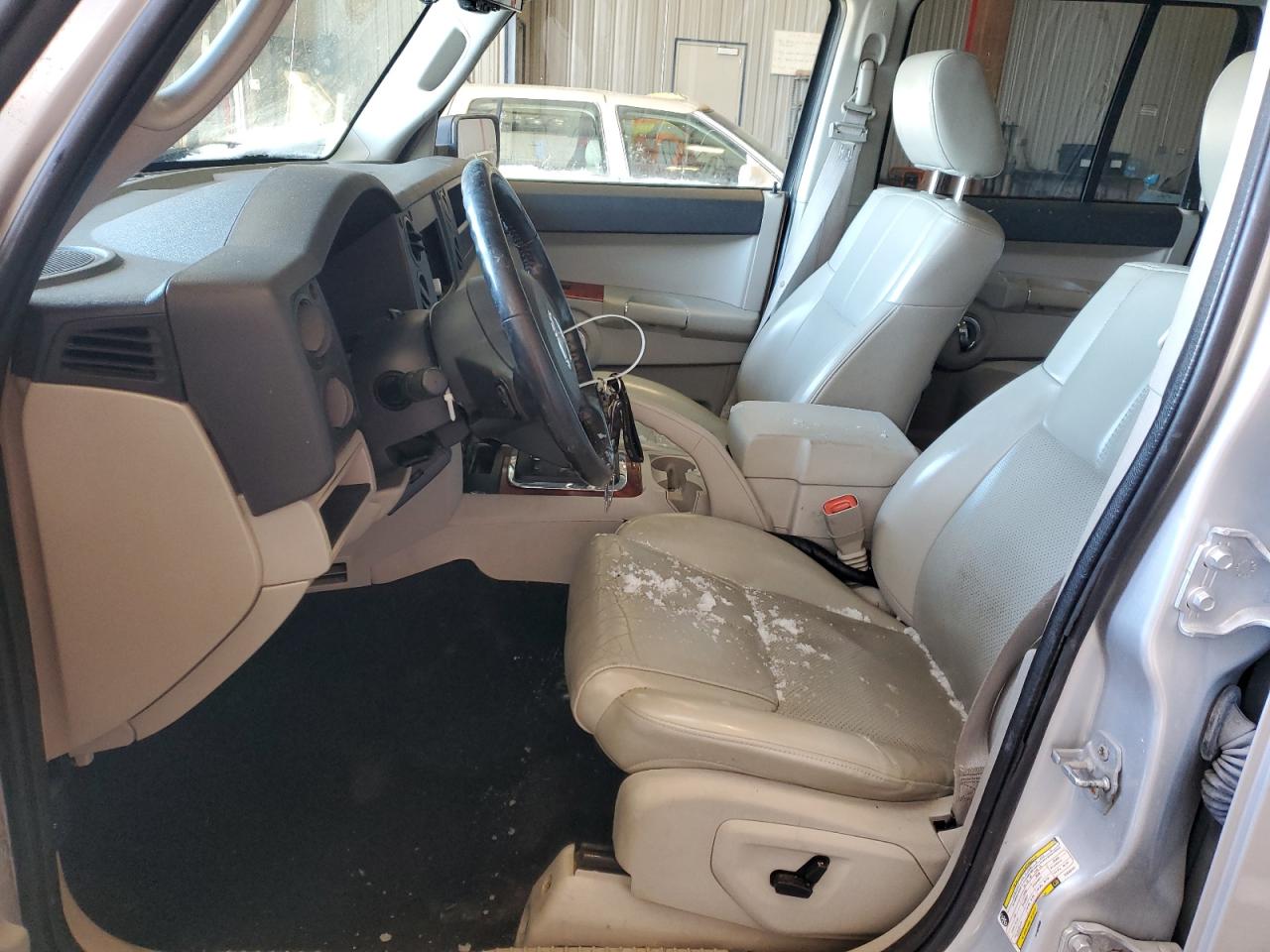 2007 Jeep Commander - Image 7