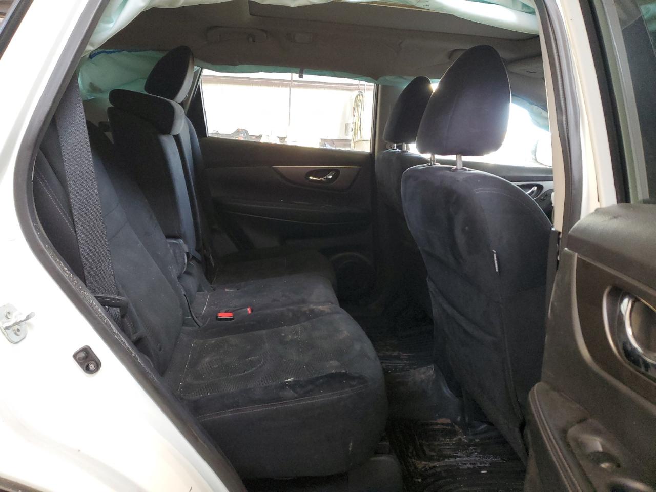 2015 Nissan Rogue - Image 11