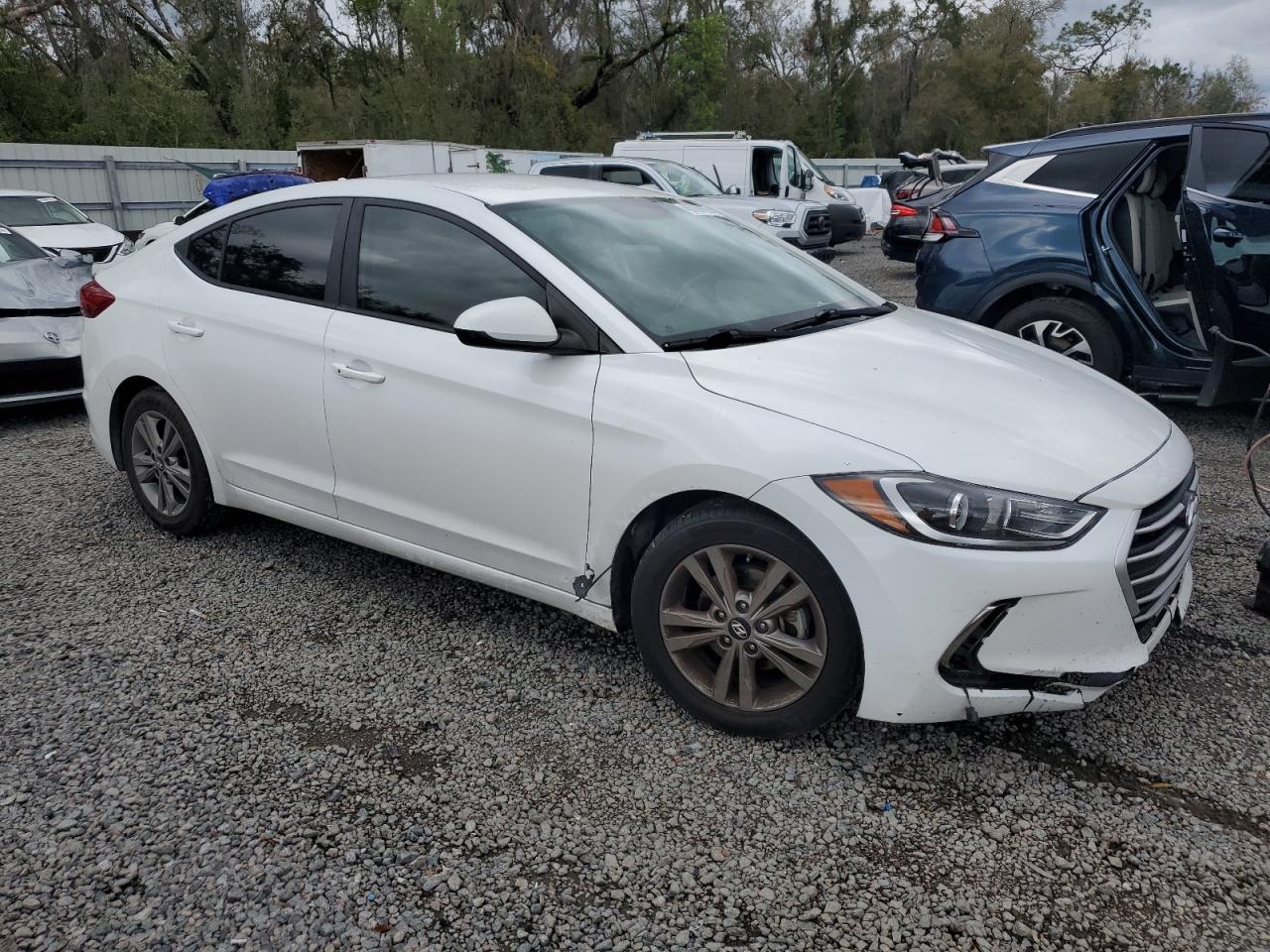 2017 Hyundai Elantra - Image 4