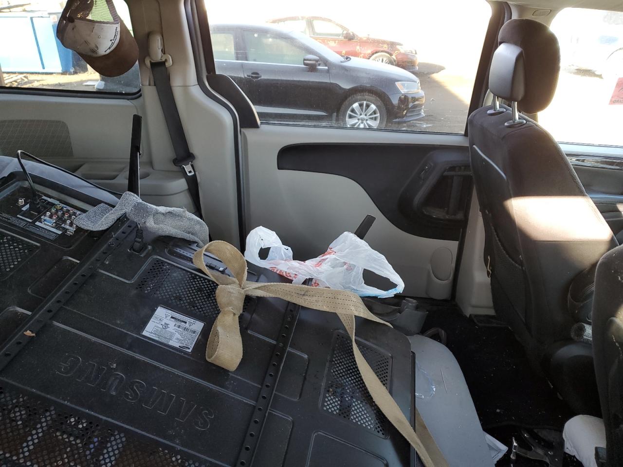 2014 Dodge Caravan - Image 11