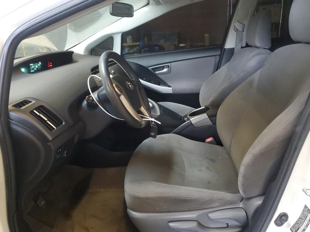 2014 Toyota Prius - Image 7
