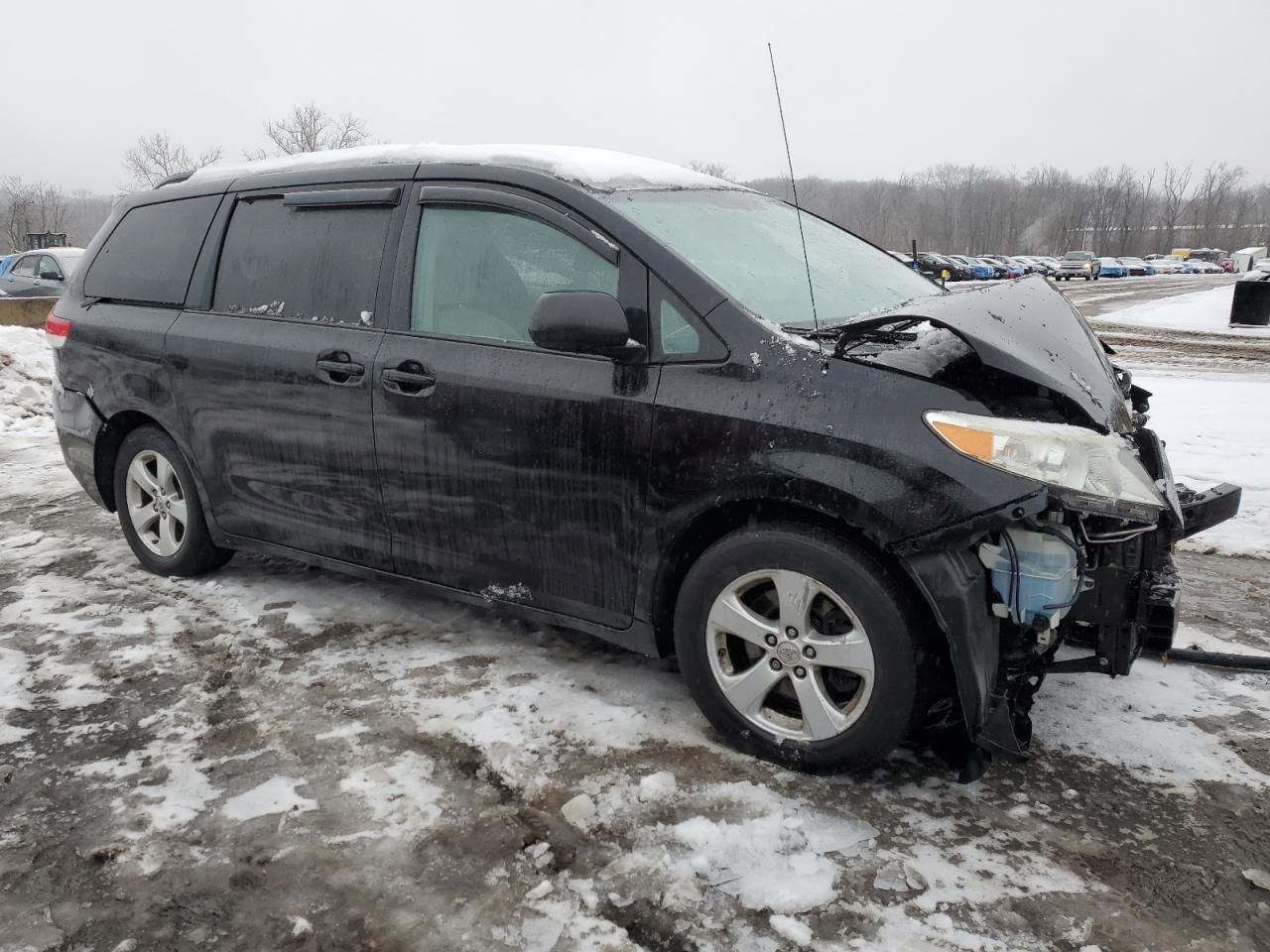 2011 Toyota Sienna - Image 4