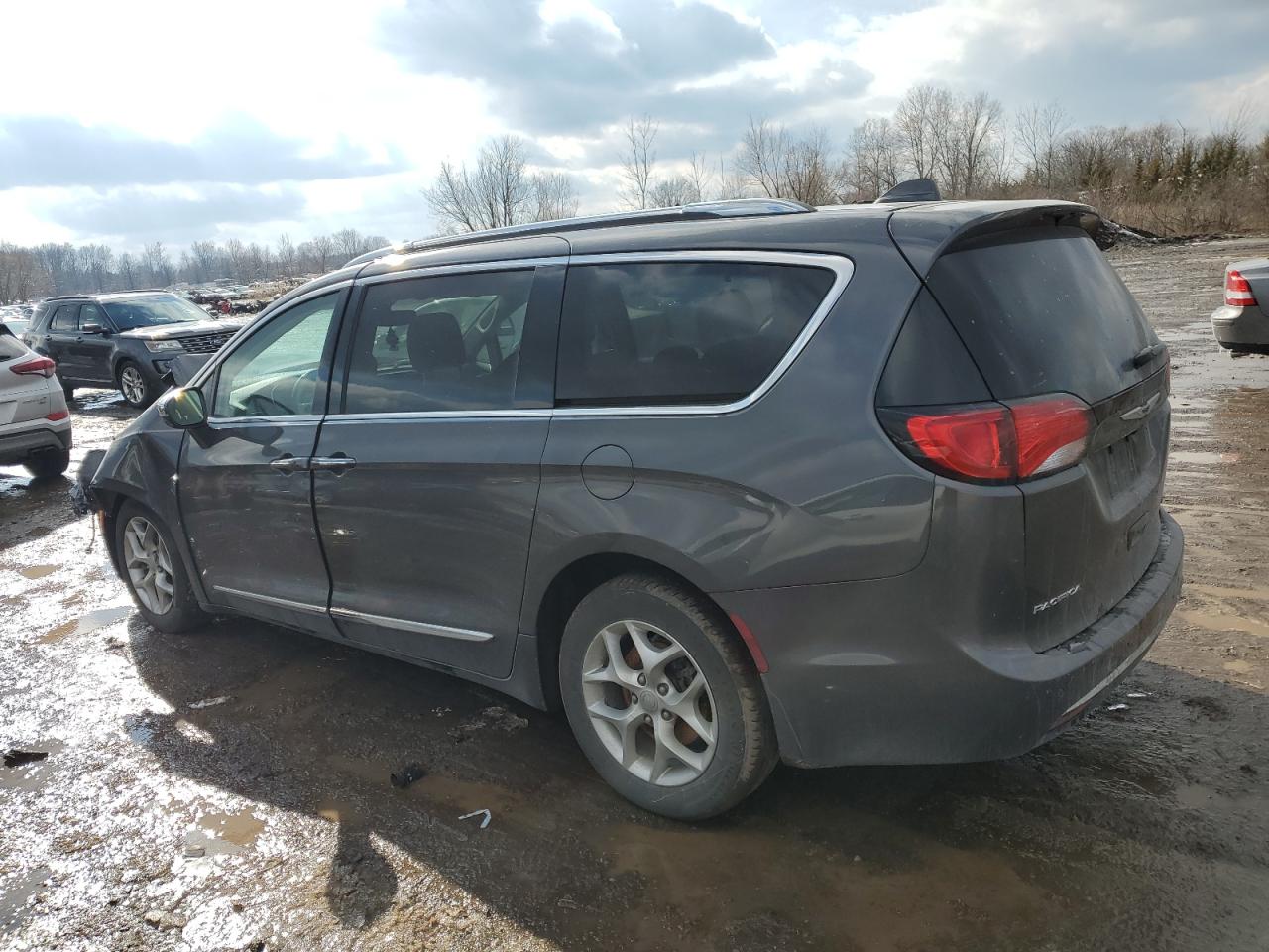 2020 Chrysler Pacifica - Image 2