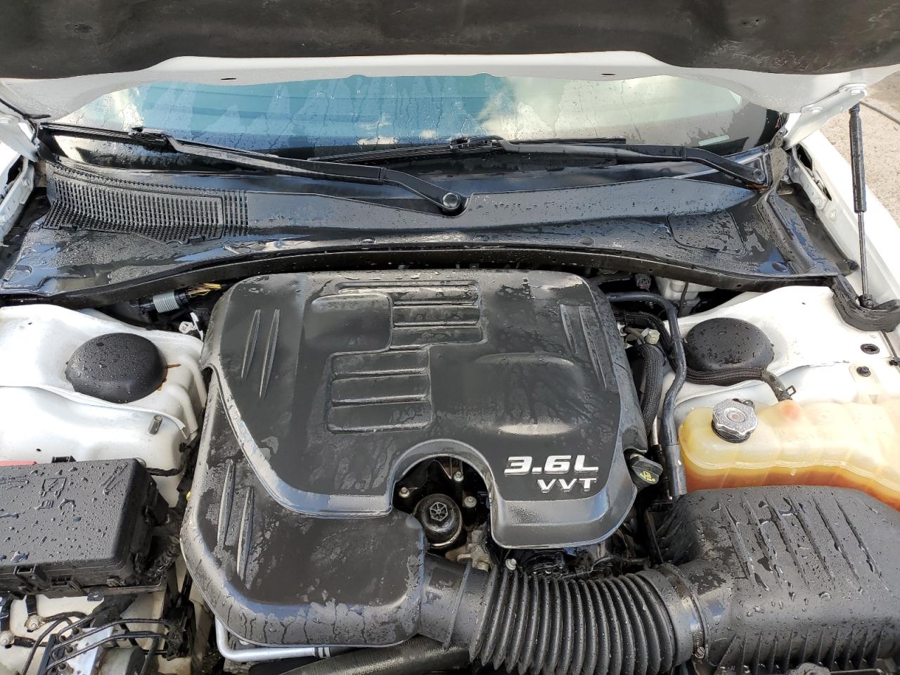 2015 Chrysler 300 - Image 11