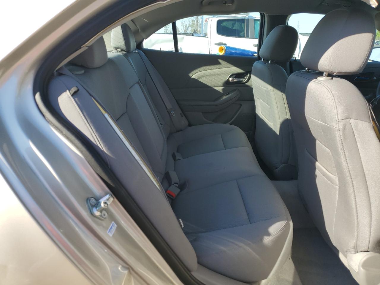 2015 Chevrolet Malibu - Image 10