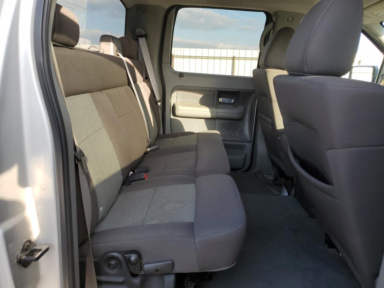 2006 Ford F-150 - Image 10