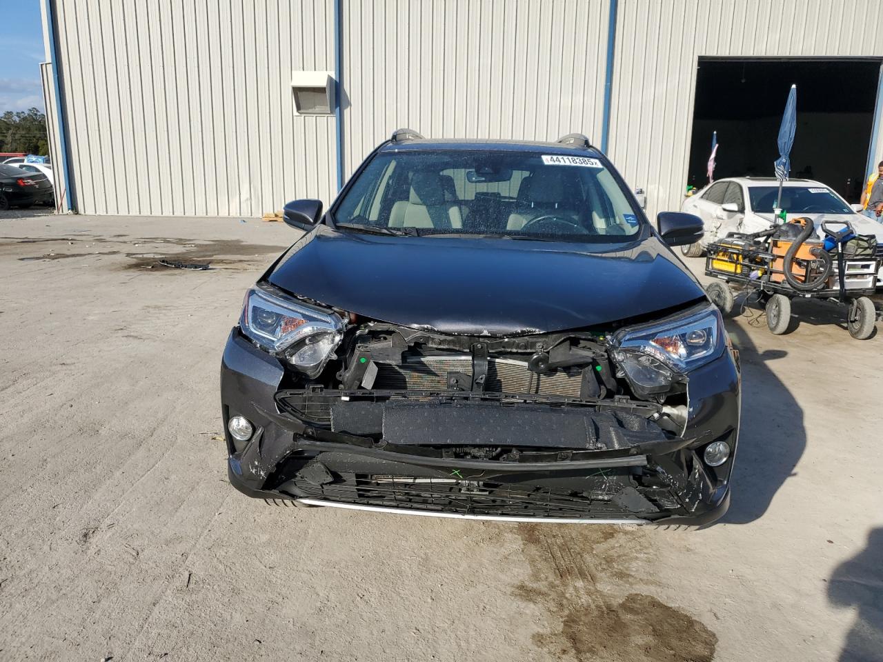 2017 Toyota RAV 4 - Image 5