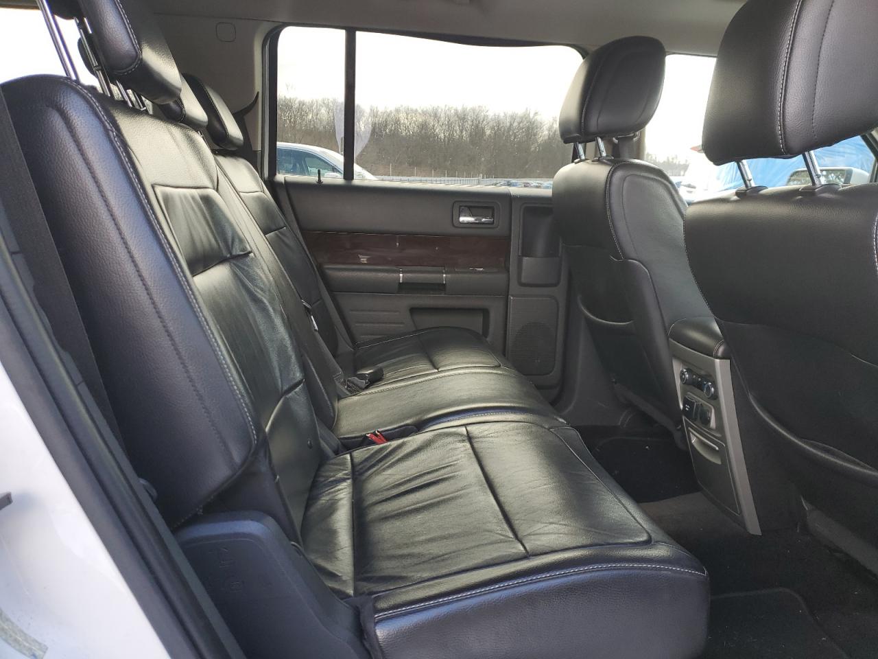2010 Ford Flex - Image 11