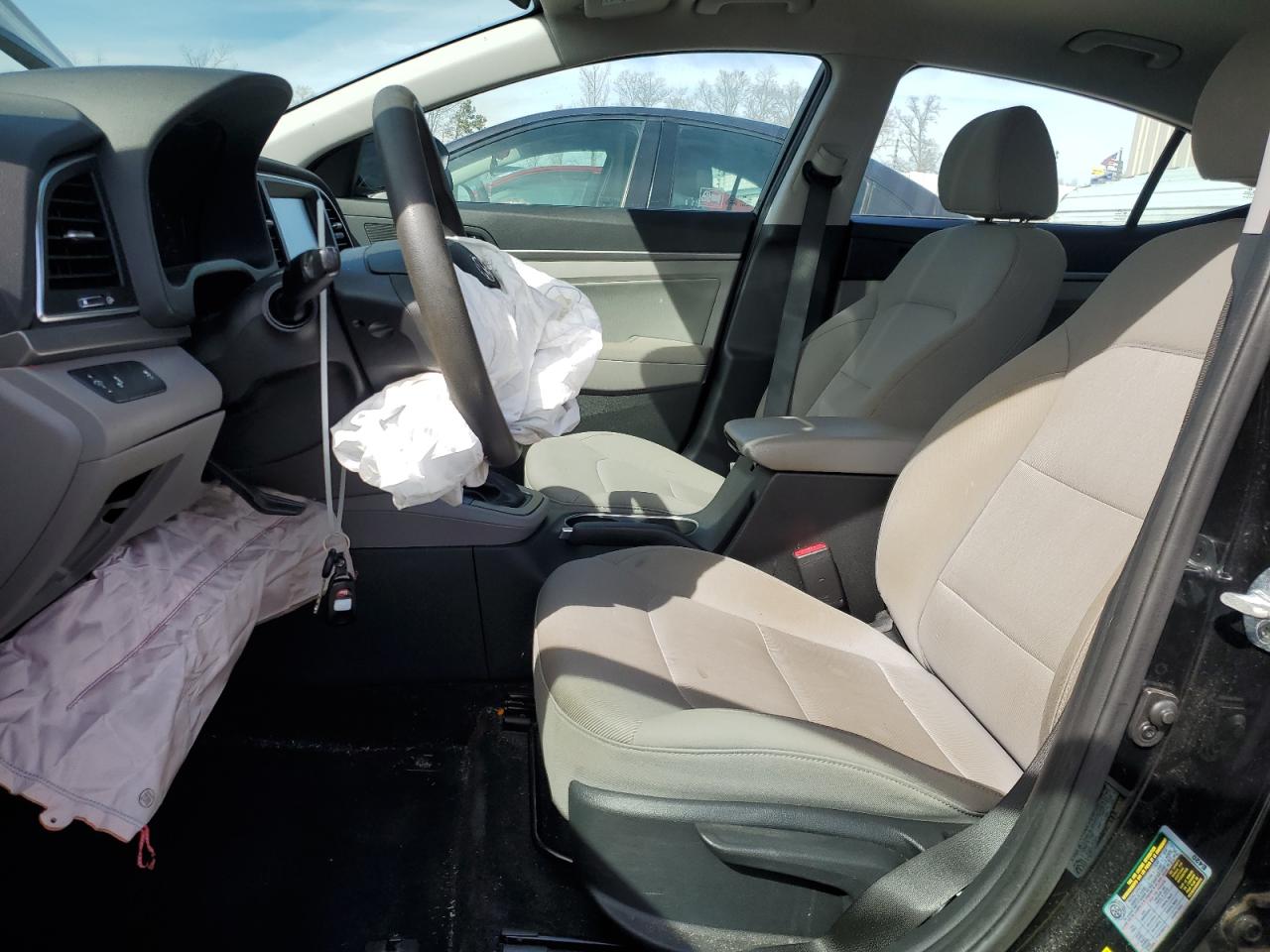 2018 Hyundai Elantra - Image 7
