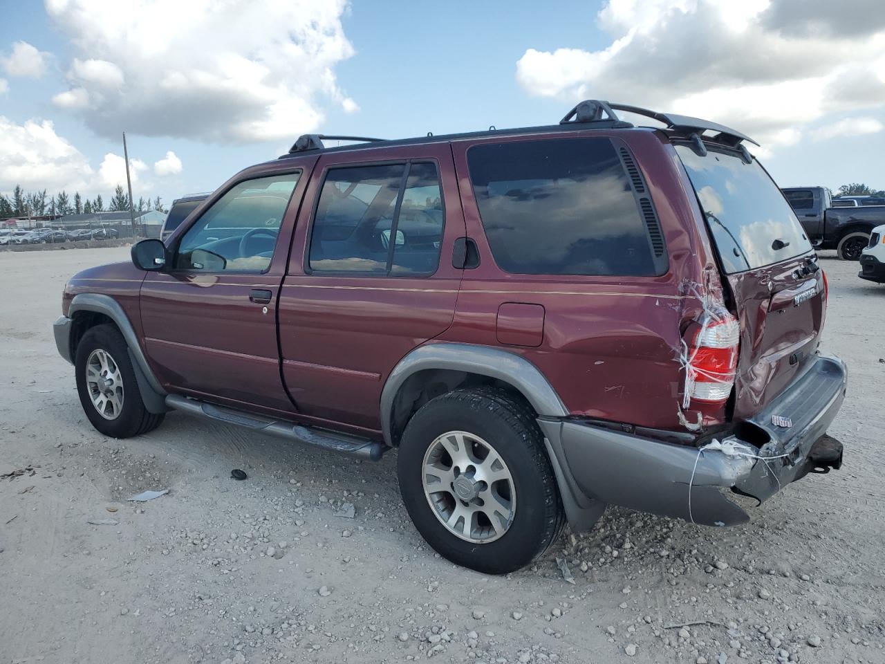 2001 Nissan Pathfinder - Image 3