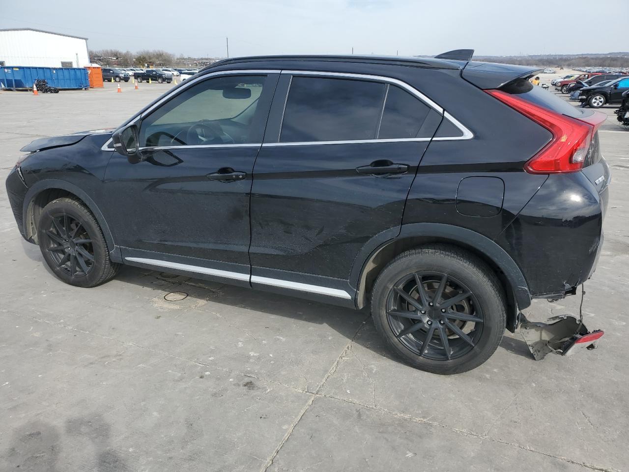 2018 Mitsubishi Eclipse - Image 2