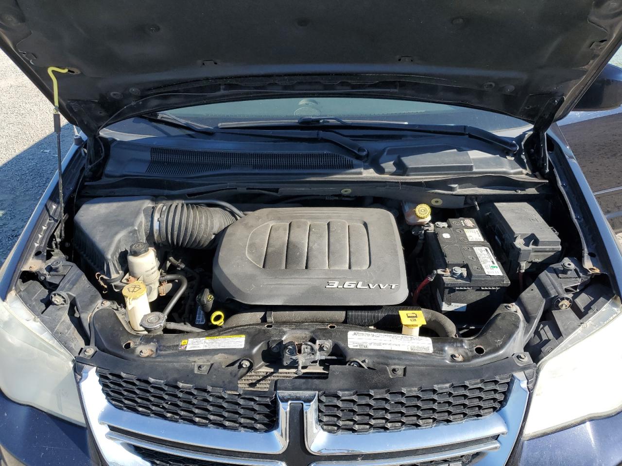 2011 Dodge Caravan - Image 12
