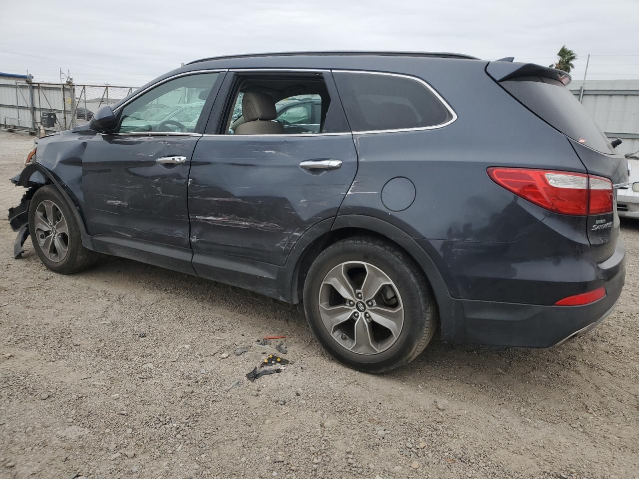 2013 Hyundai Santa Fe - Image 2