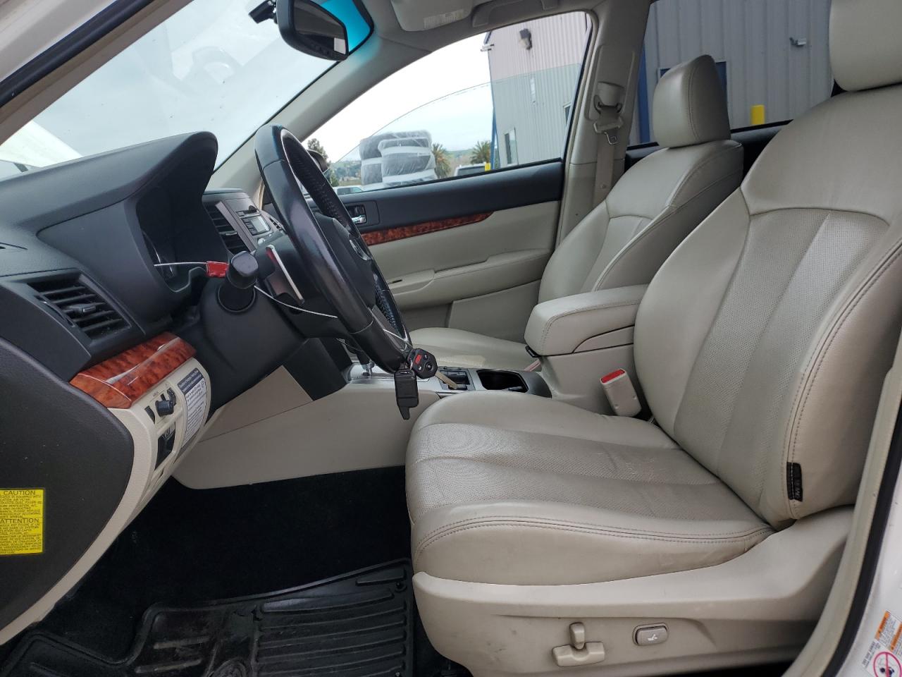 2011 Subaru Outback - Image 7
