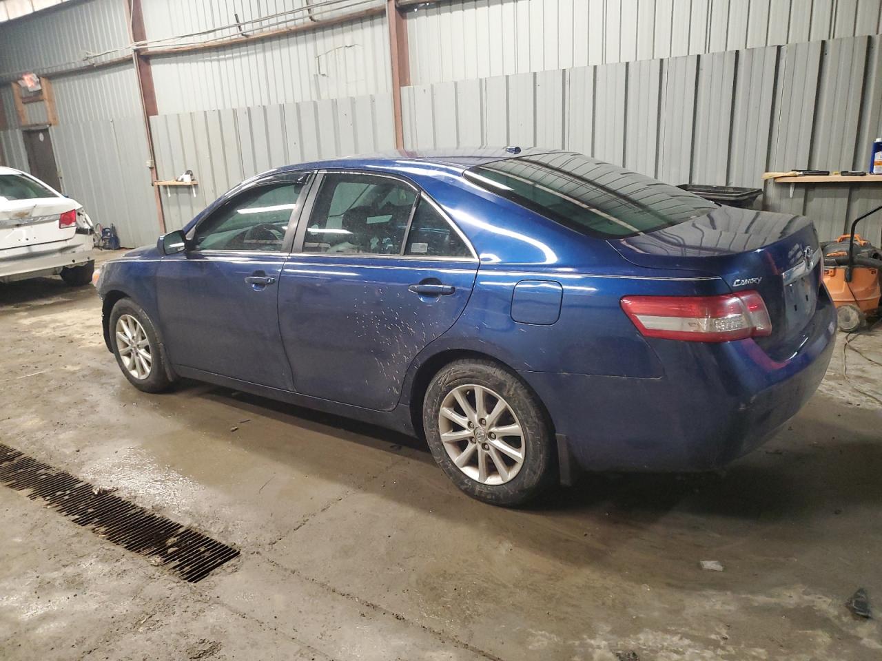 2011 Toyota Camry - Image 2