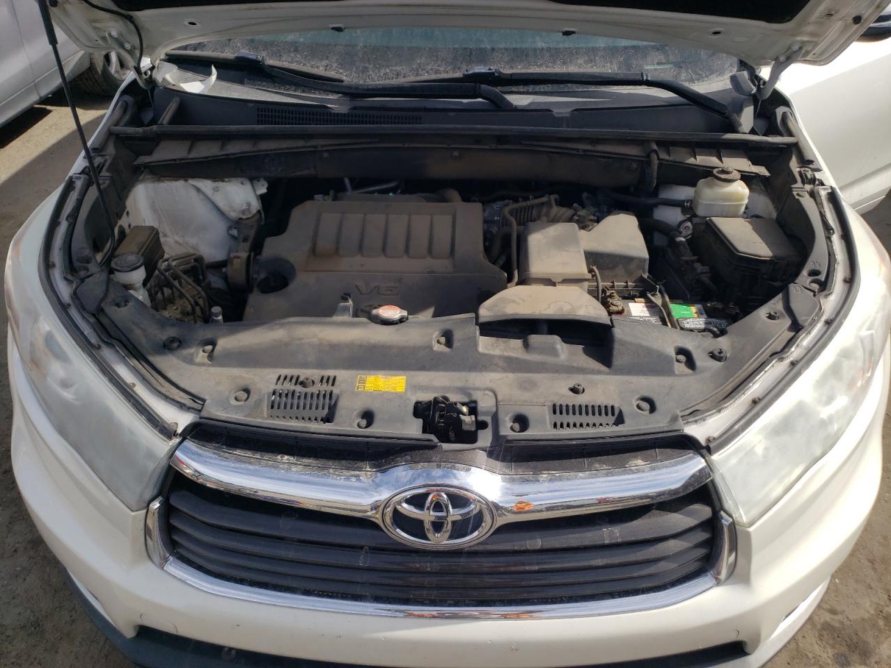 2016 Toyota Highlander - Image 12