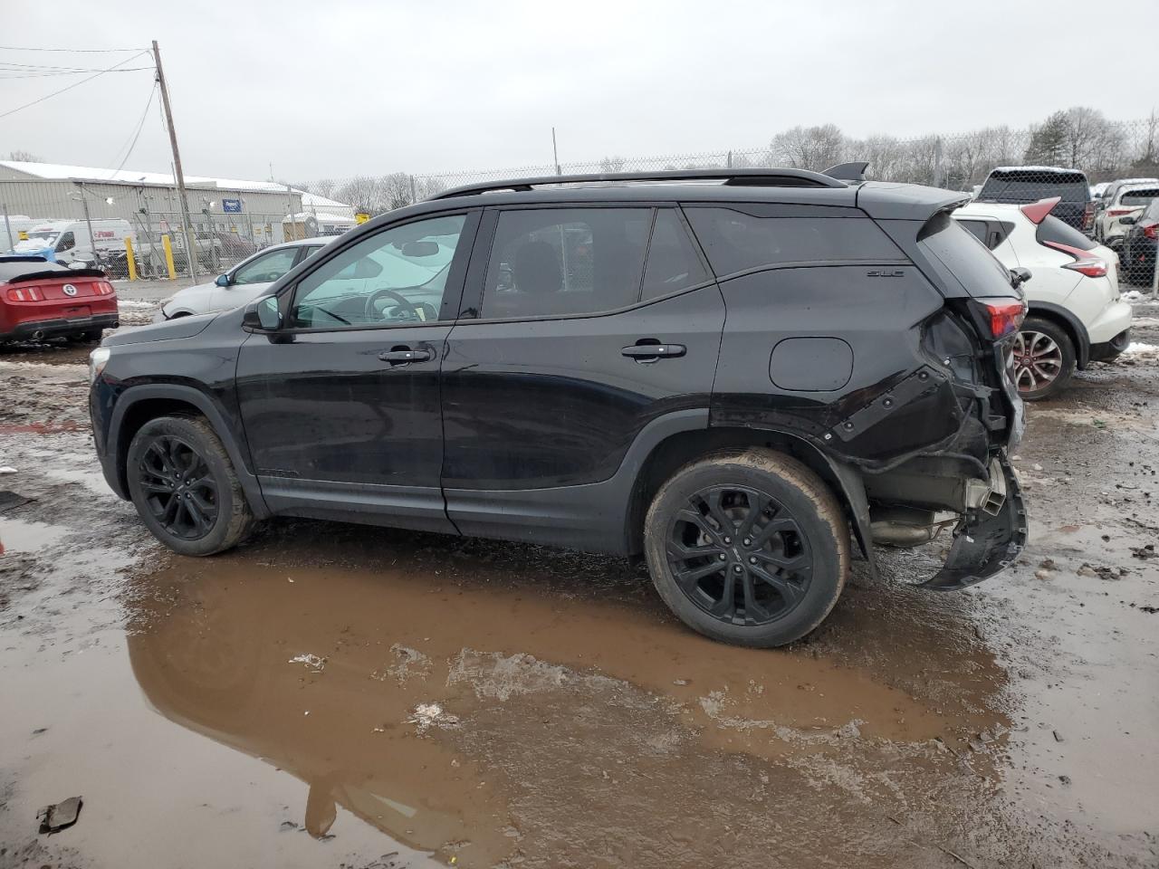 2020 GMC Terrain - Image 2