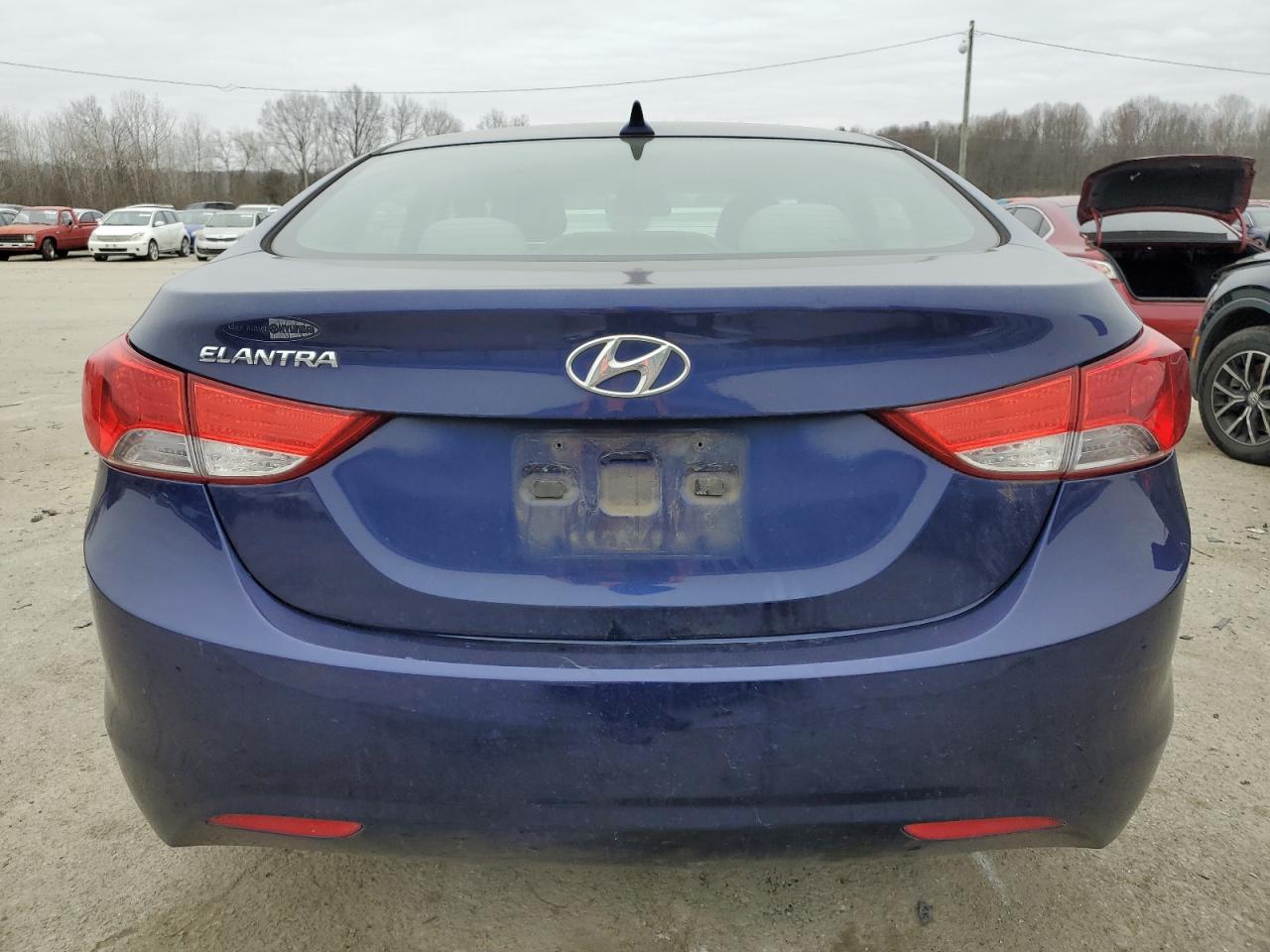 2012 Hyundai Elantra - Image 6