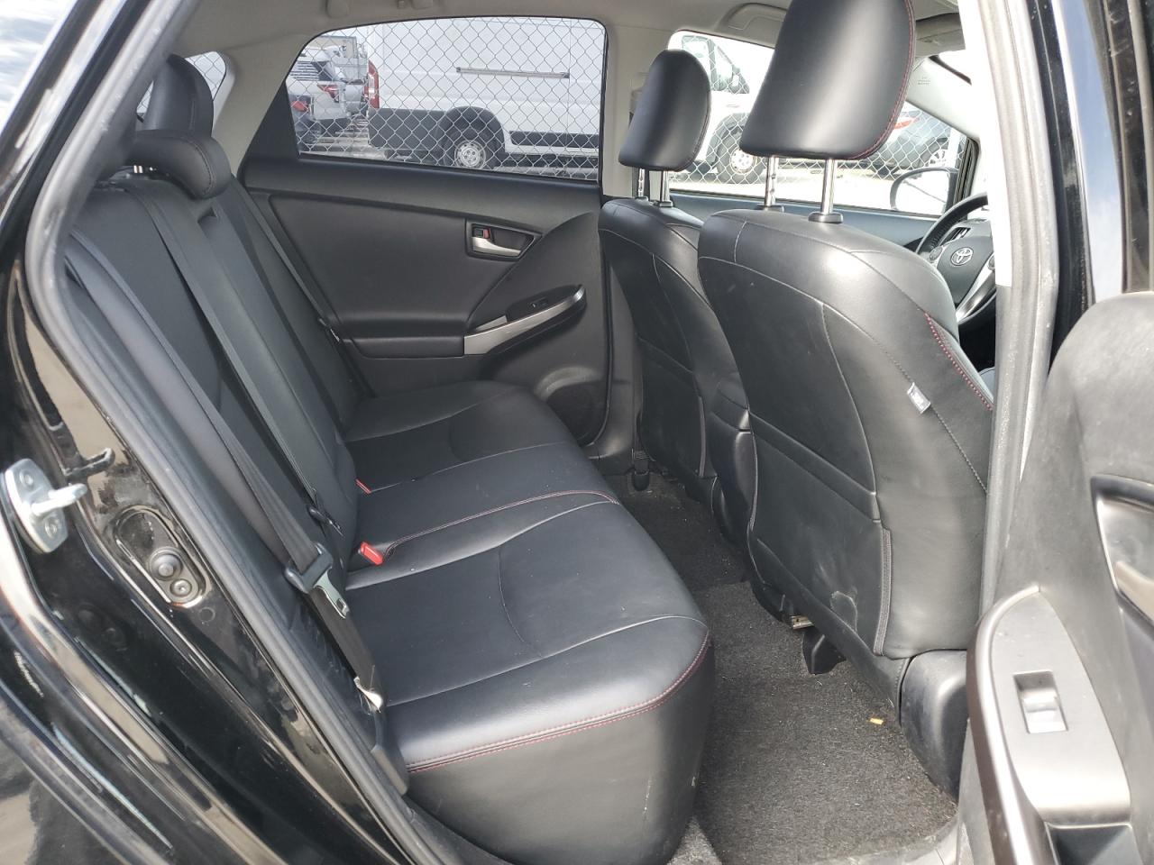 2013 Toyota Prius - Image 10