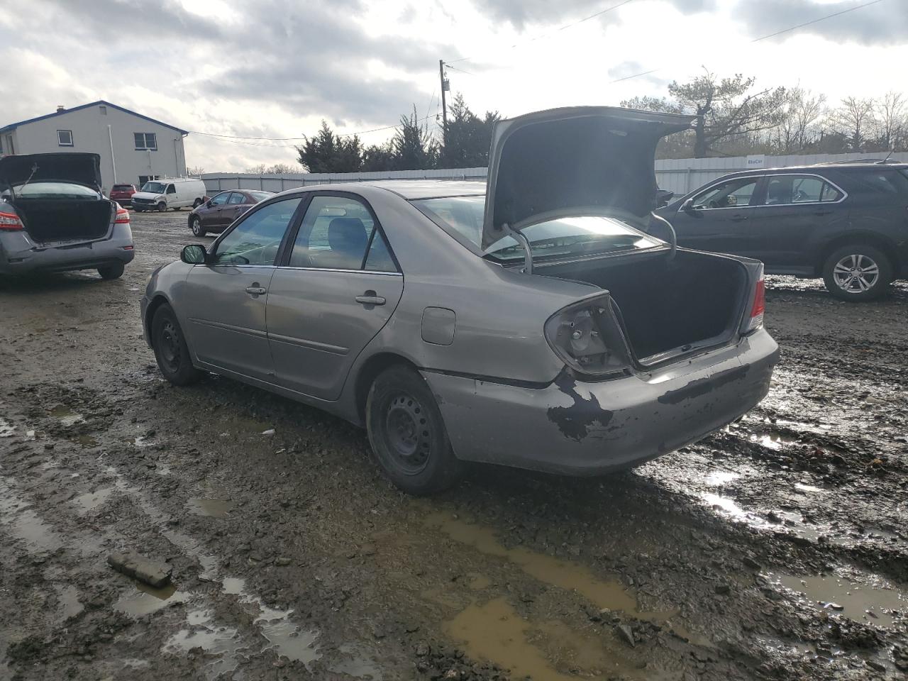 2005 Toyota Camry - Image 2