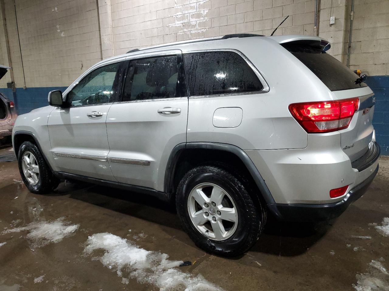 2012 Jeep Grand Cherokee - Image 2