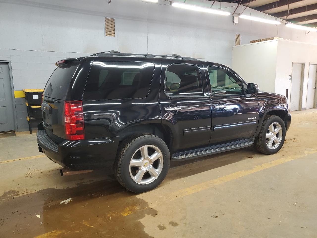 2013 Chevrolet Tahoe - Image 3