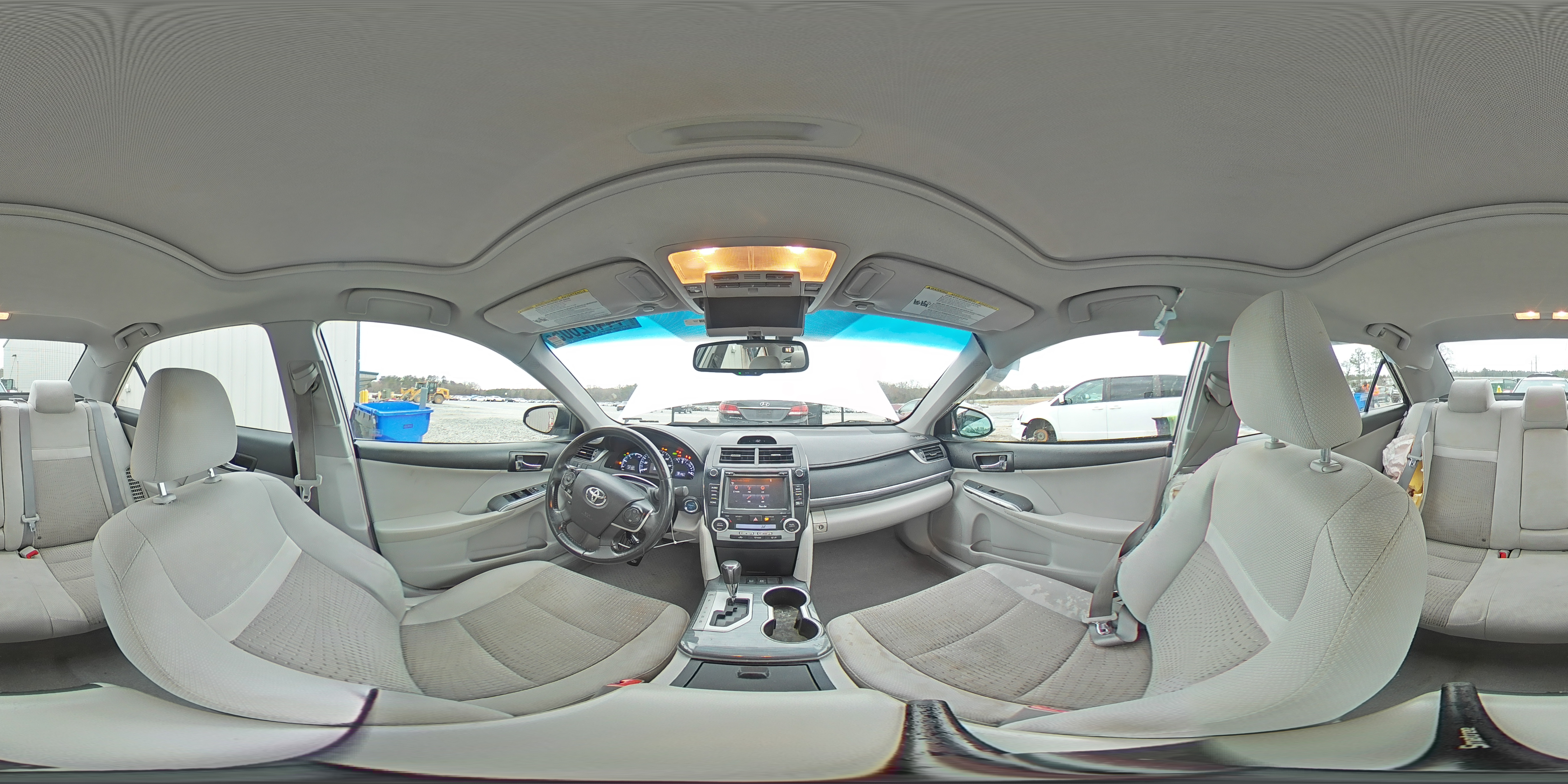 2014 Toyota Camry - Image 14