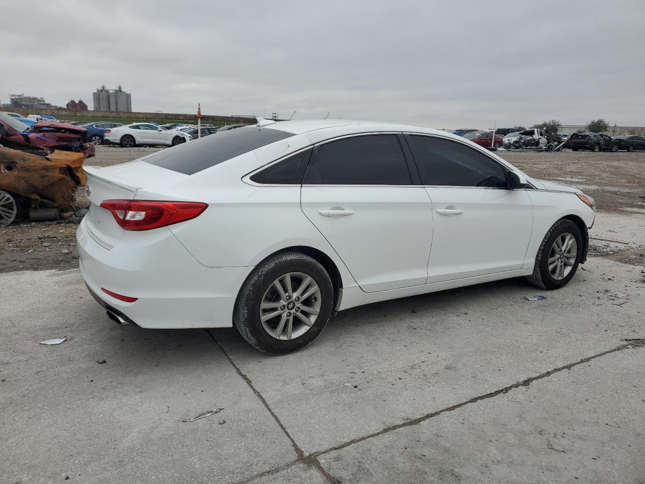 2017 Hyundai Sonata - Image 3