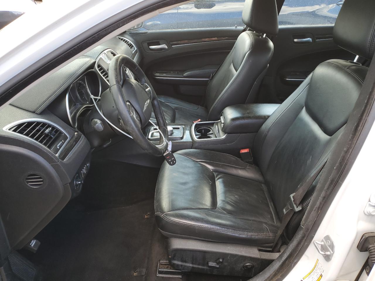 2015 Chrysler 300 - Image 7