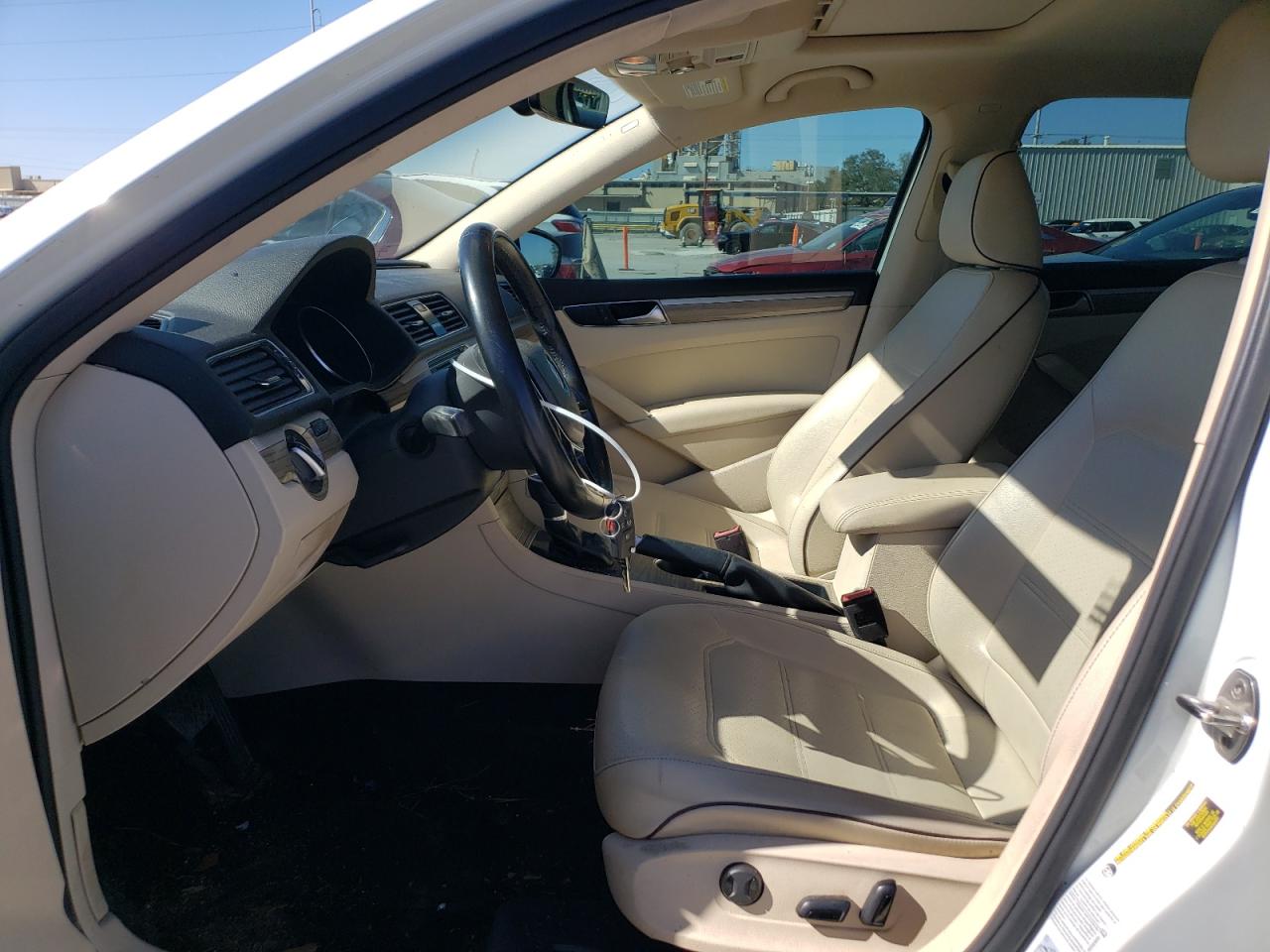 2018 Volkswagen Passat - Image 7
