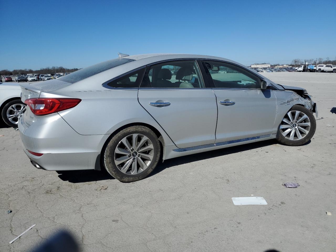 2016 Hyundai Sonata - Image 3
