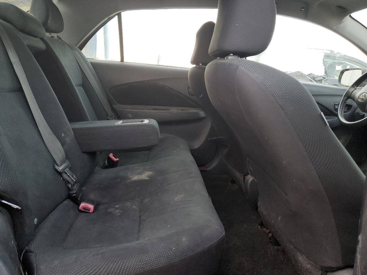 2012 Toyota Yaris - Image 10