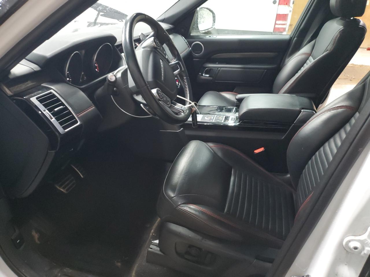 2017 Land Rover Discovery - Image 7