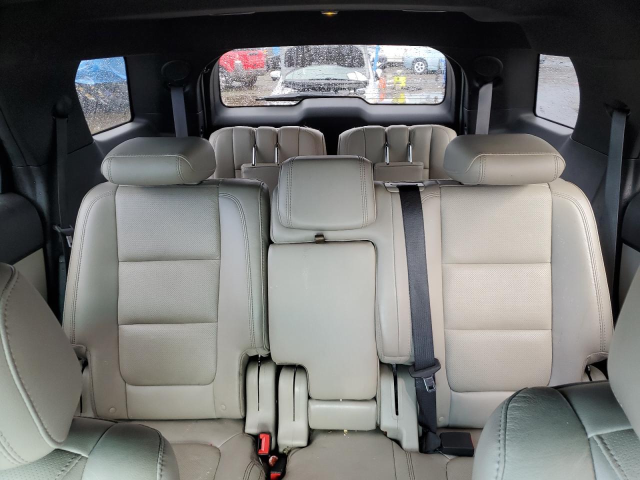 2015 Ford Explorer - Image 10