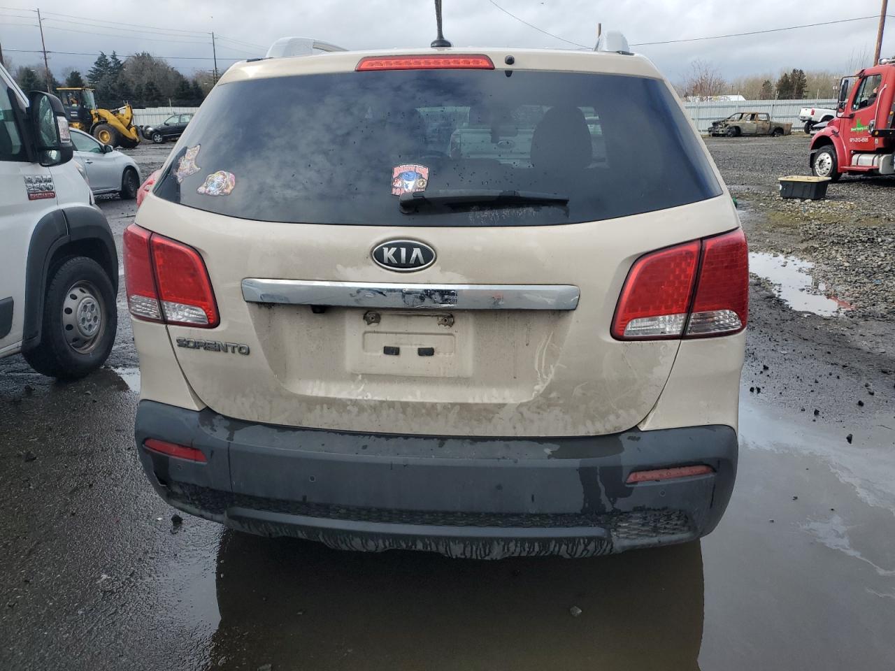 2011 Kia Sorento - Image 6