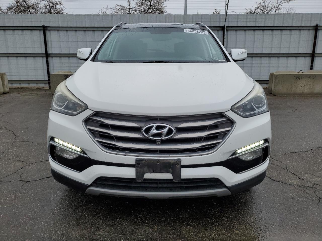 2017 Hyundai Santa Fe - Image 5