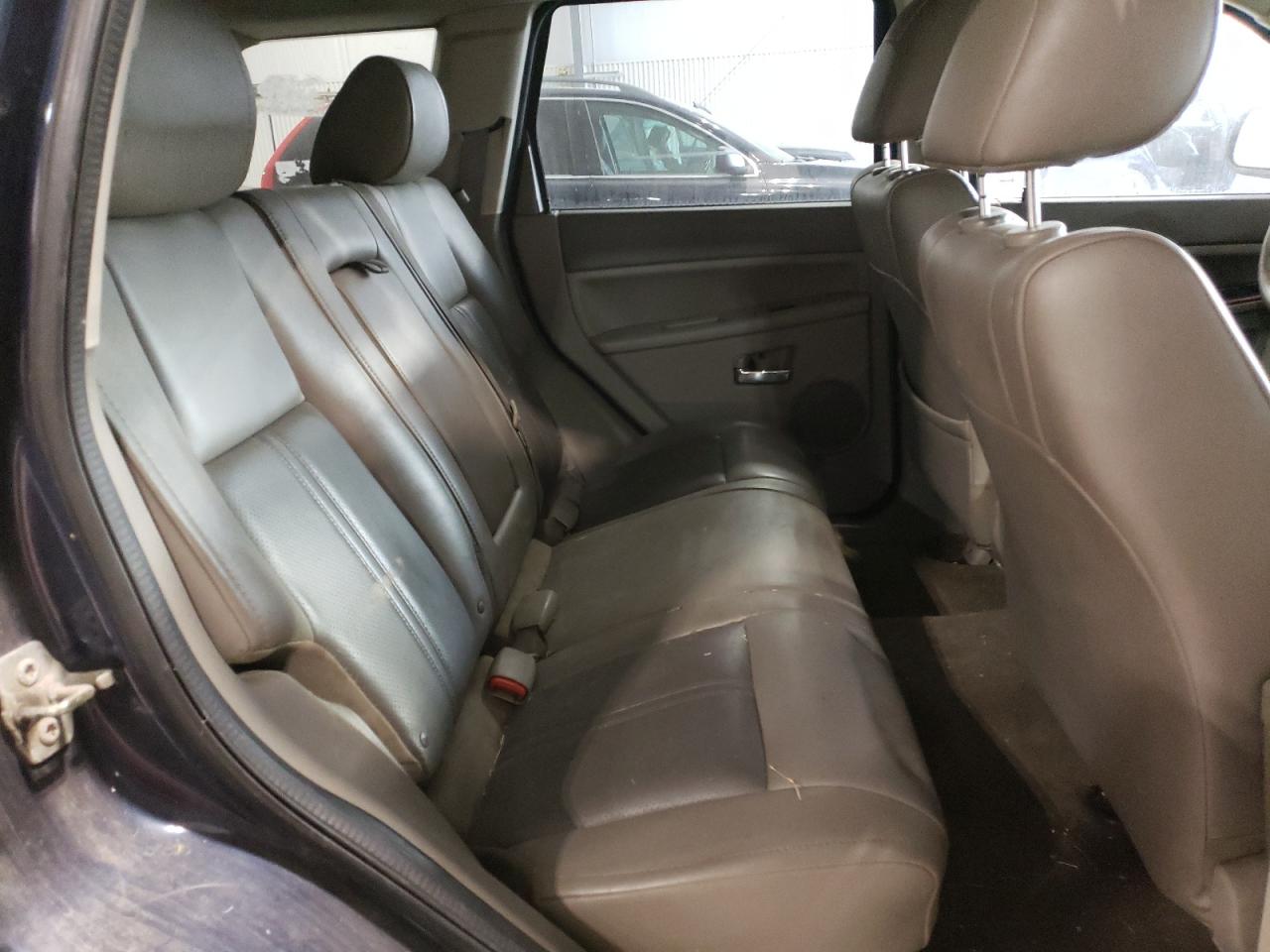2005 Jeep Grand Cherokee - Image 11
