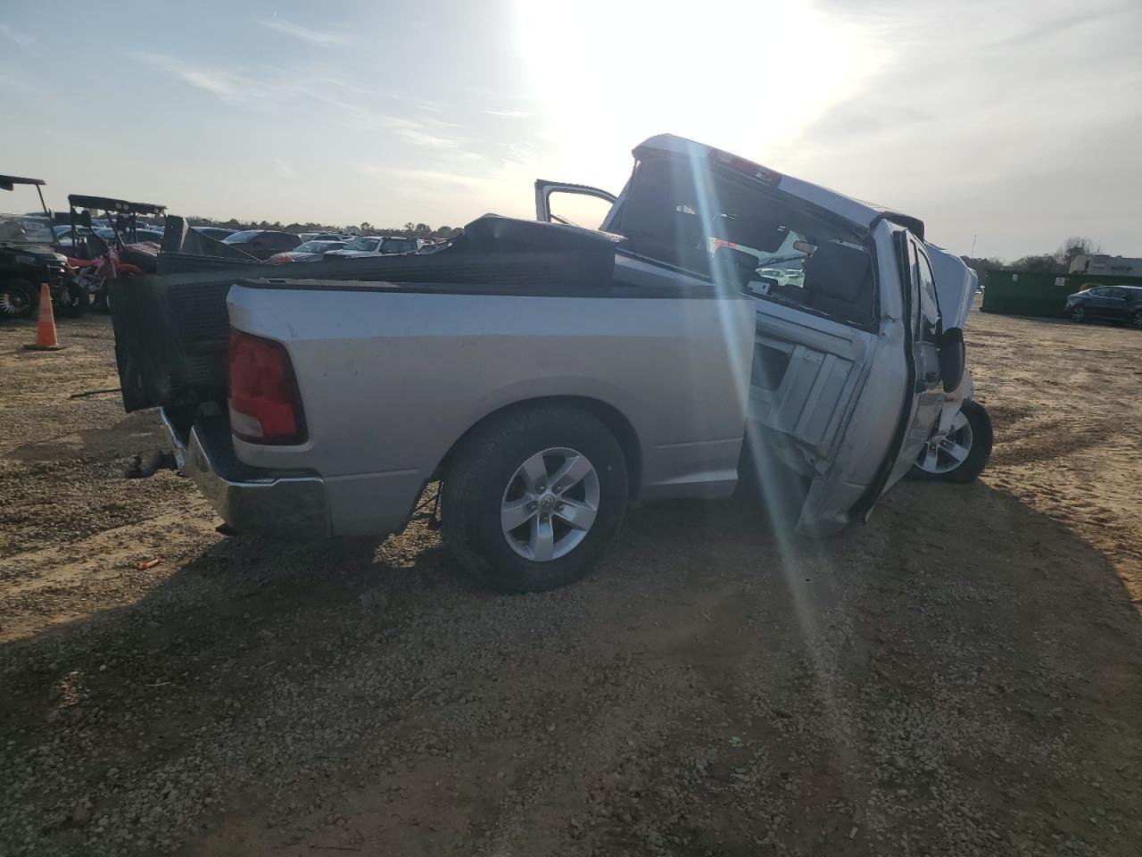 2014 RAM 1500 - Image 3